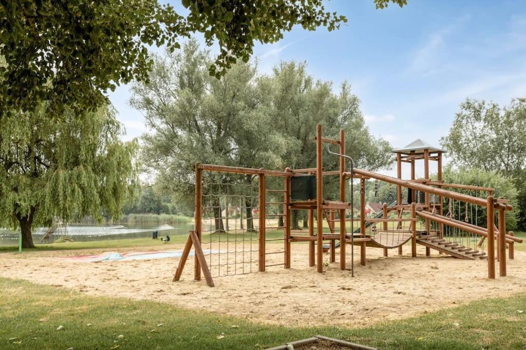 Vakantiehuis Aan Het Water -Incl Laadpaal- Ewijk Dış mekan fotoğraf